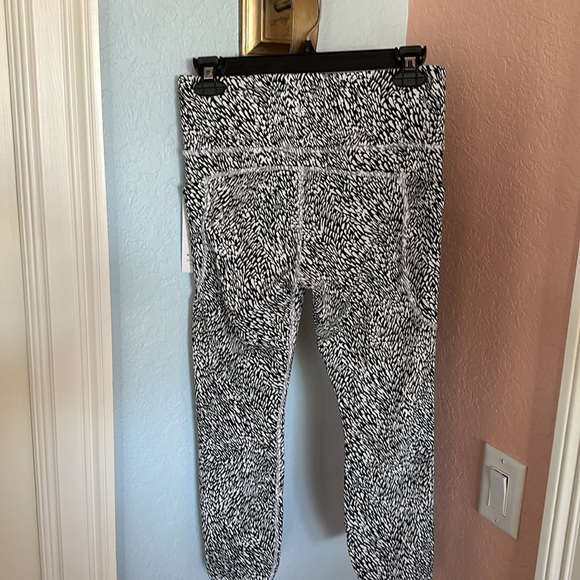 Athleta textured tights! - Picture 3 of 6